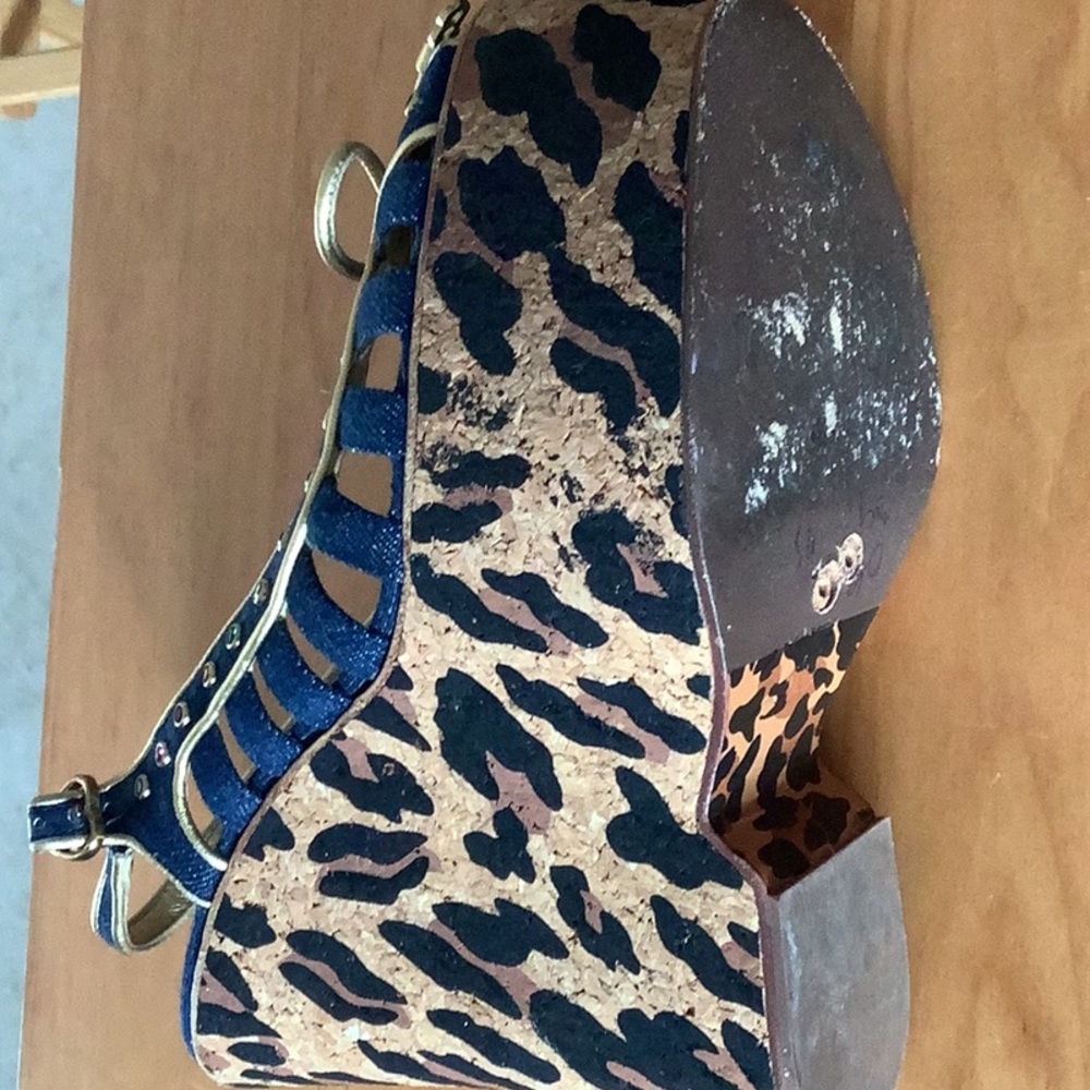 EUC vintage Betsey Johnson Leopard Cork platforms woman’s US Size 7. - Picture 3 of 6